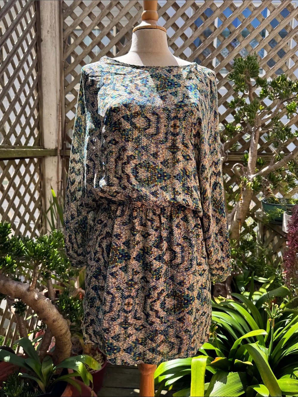 Parker Silk Multicolor Geometric Blouson Dress. Size Small. Dolman sleeves.